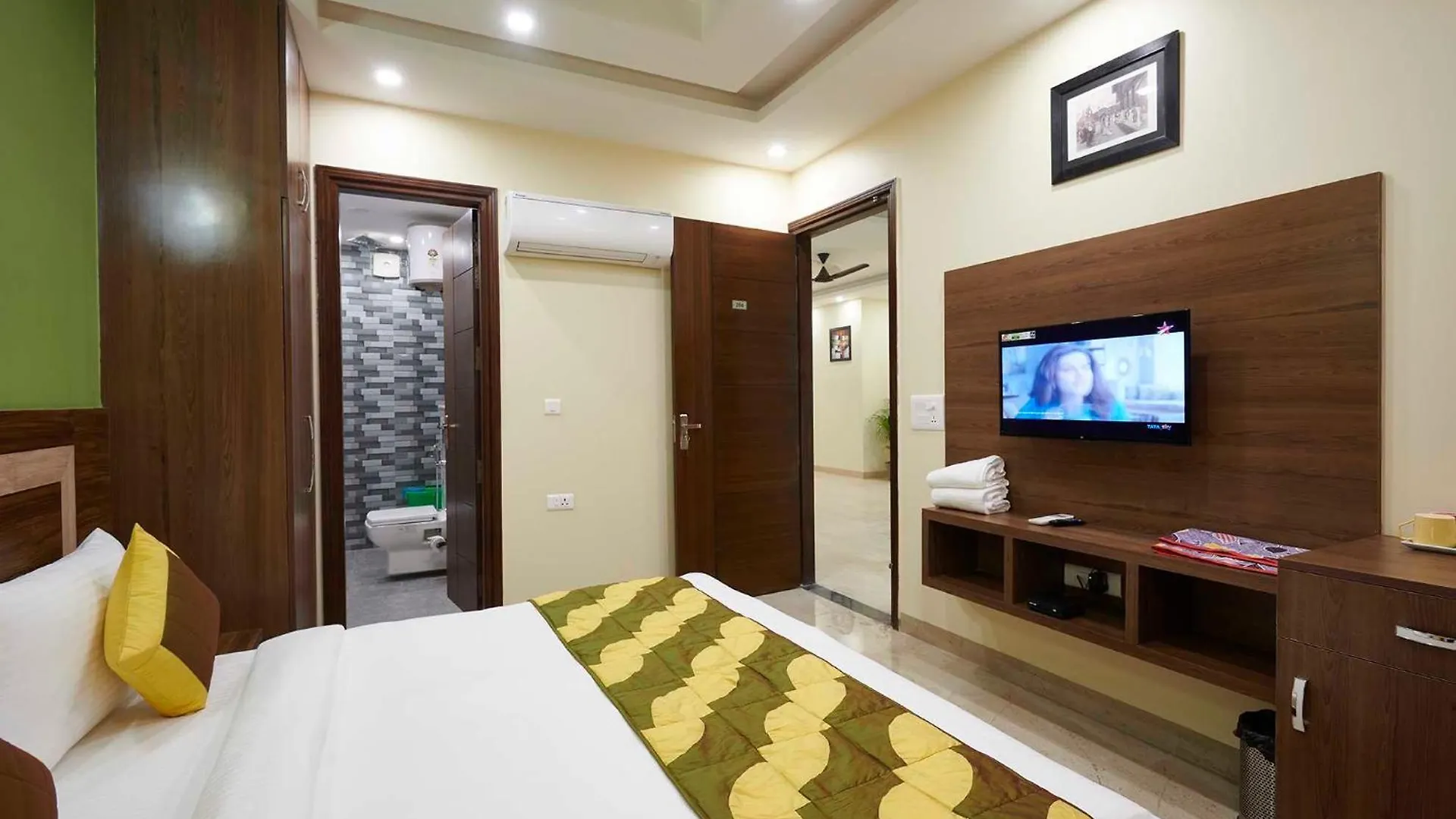 Hotel O Galaxy Inn Gurgaon