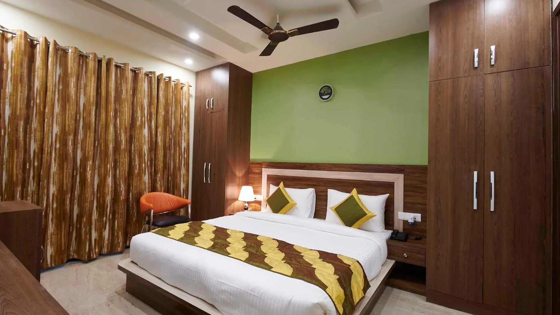 Hotel O Galaxy Inn Gurgaon
